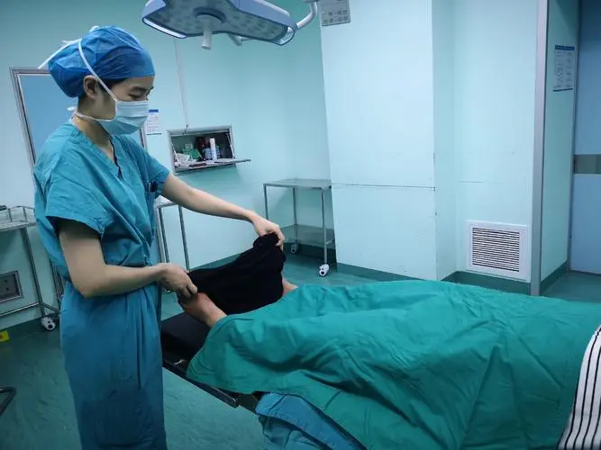 三年不治寻良方 终圆保守排石梦